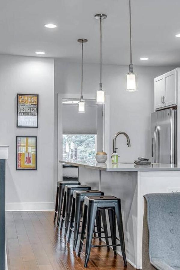 Holiday home Big New And Modern With Skyline View Mural And Ping Pong Nashville
